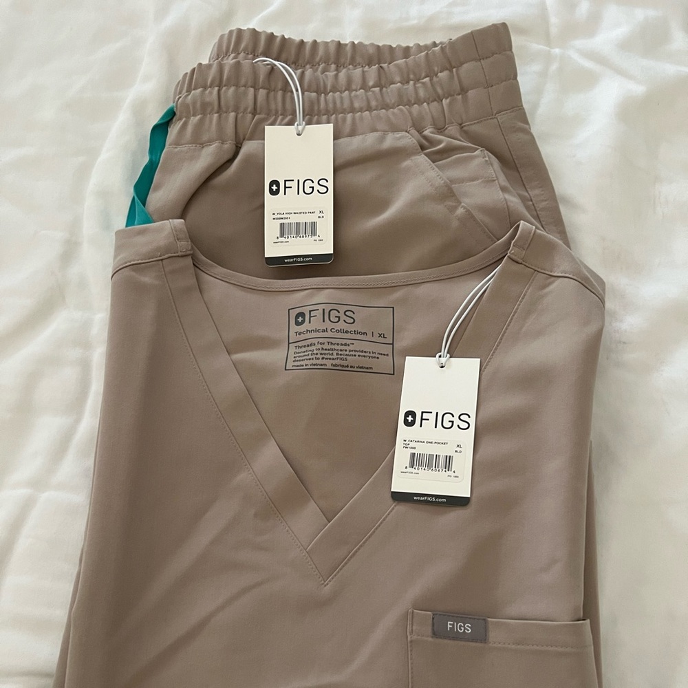 Figs scrubs